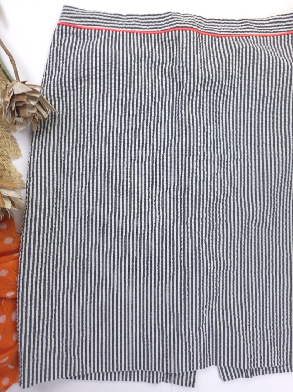 J. Crew Navy and White Pinstripe Pencil Skirt with Coral Trim Seersucker Sz 4 - Picture 2 of 8